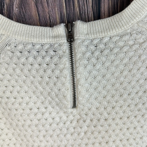 AEO- Cream Colored Sweater- Size Med - Picture 7 of 10